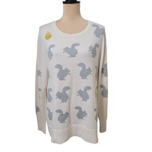 Bass Size XL Ivory Lightweight Sweater with Gray Squirrels and 1 Acorn.